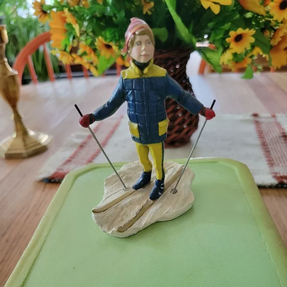 Franklin Mint Children of the World Figurines - Picture 12 of 12